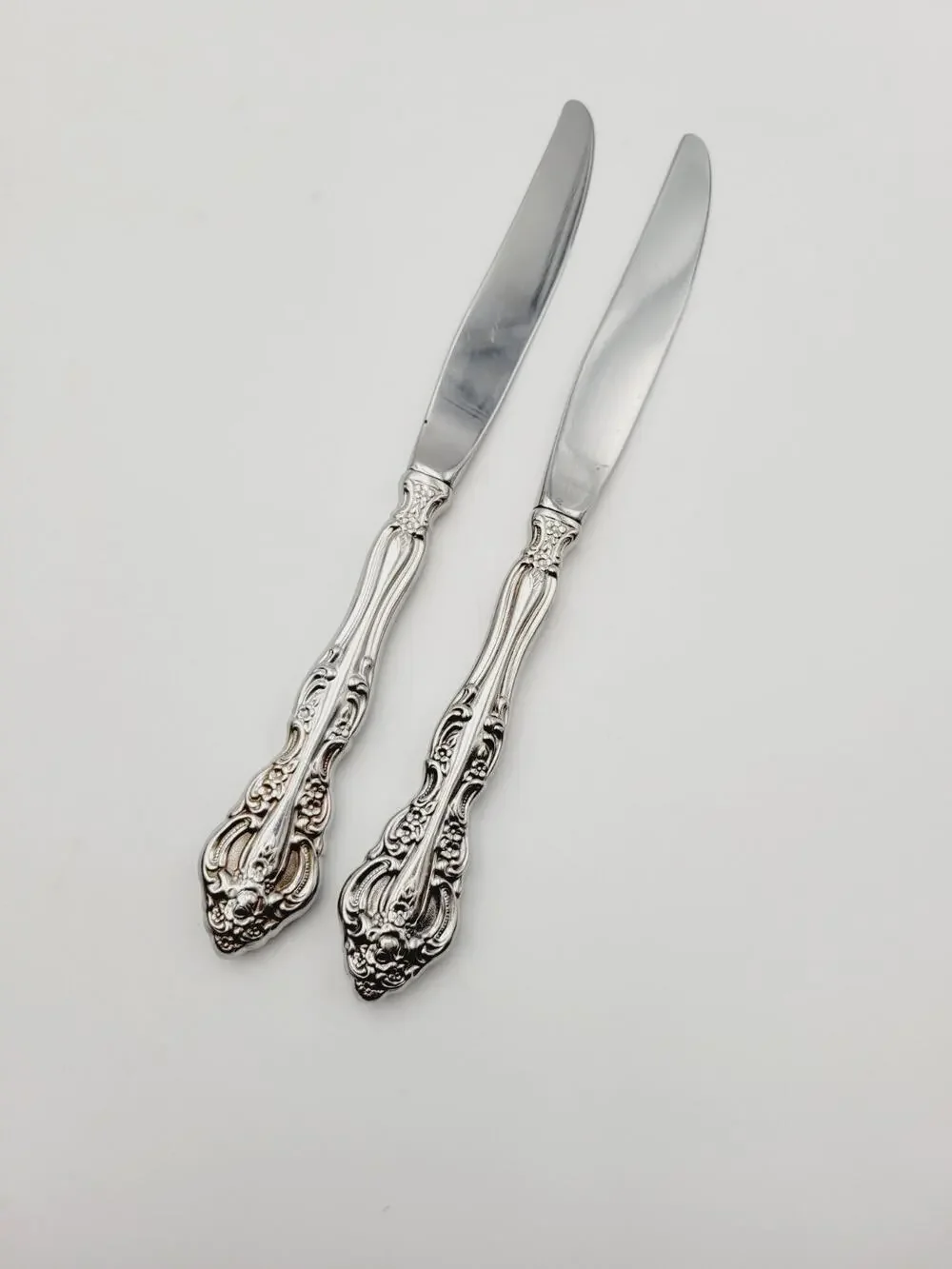 Oneida MICHELANGELO CUBE Heirloom Stainless Flatware Dinner Knives Set of 2